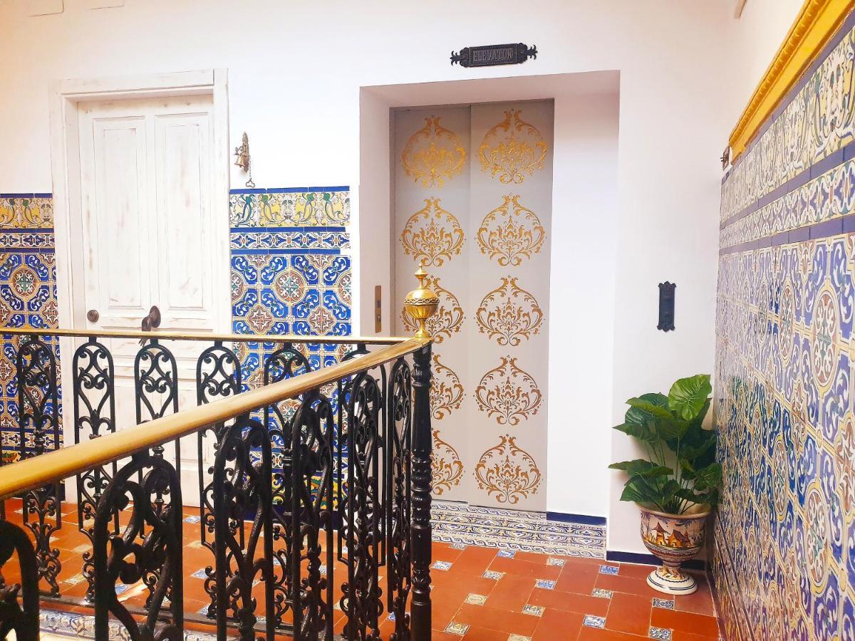 Palace House Hercules - Apartments Севилья Экстерьер фото