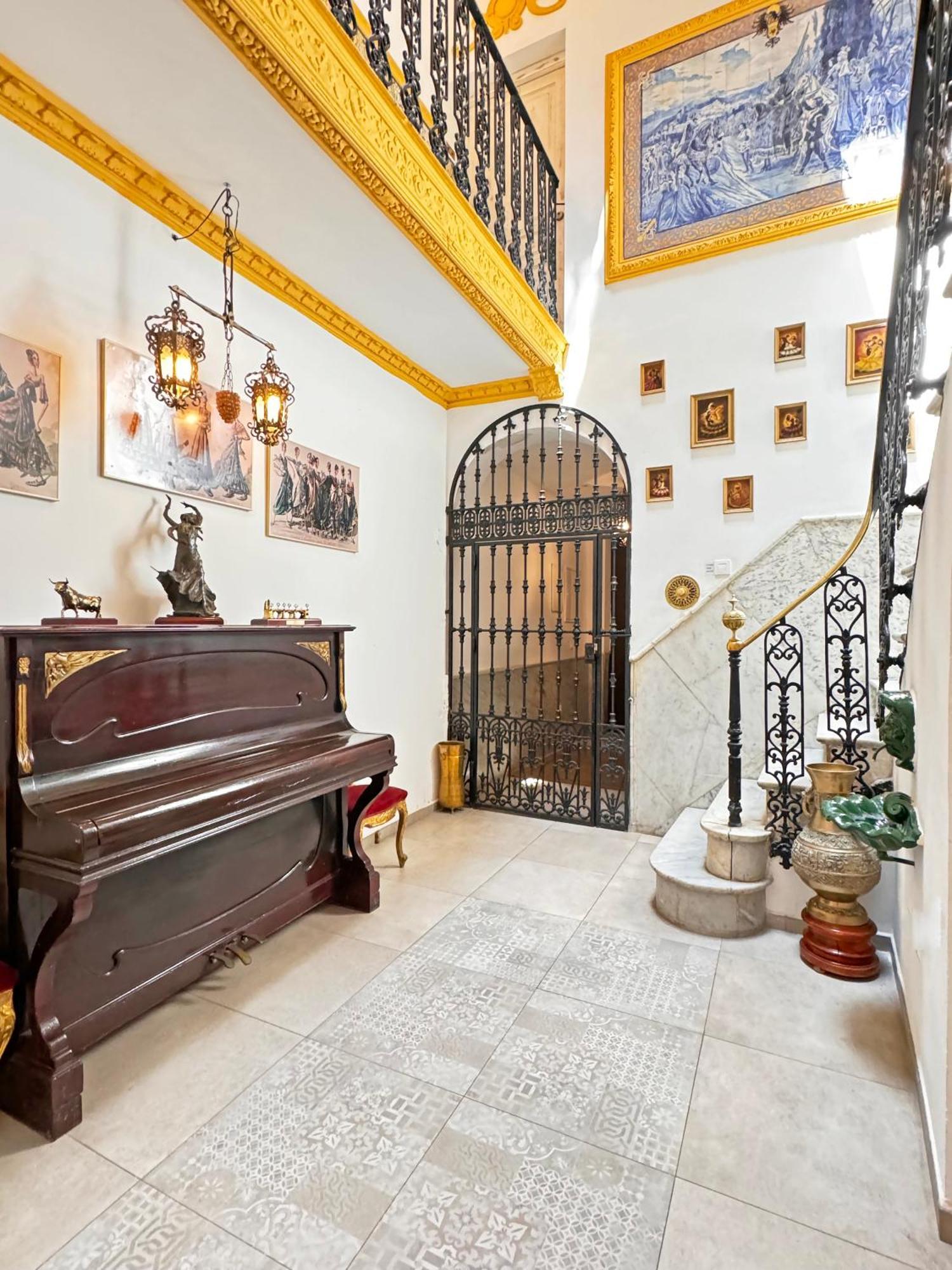 Palace House Hercules - Apartments Севилья Экстерьер фото