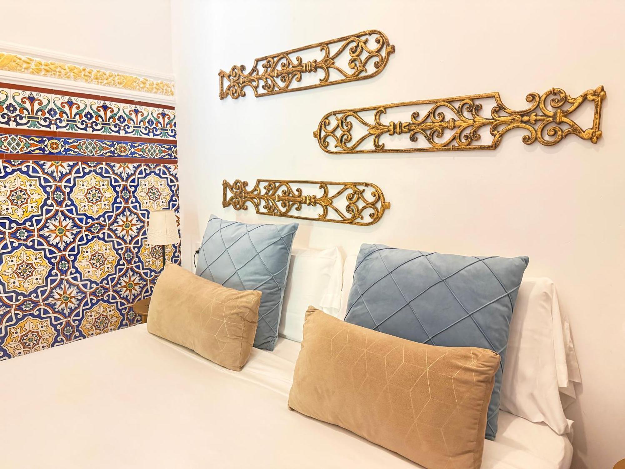 Palace House Hercules - Apartments Севилья Экстерьер фото